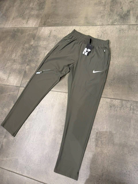 PANTALON DEPORTIVO NIKE 7
