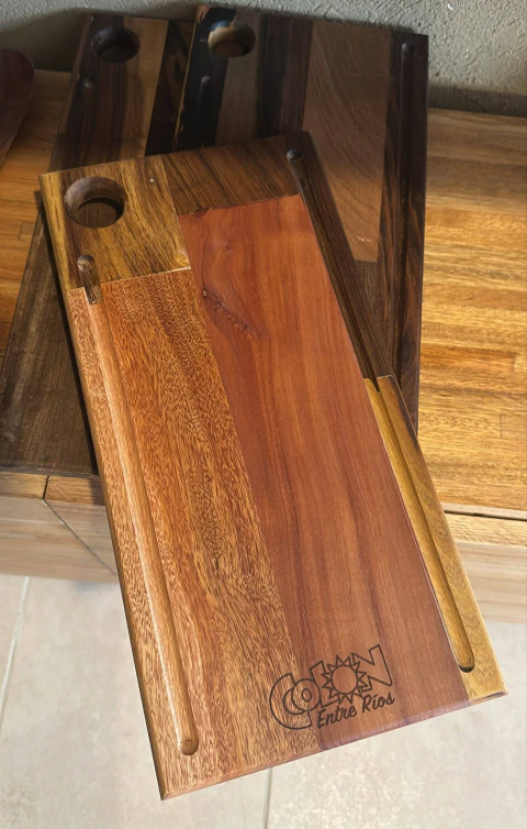 TABLA AGUJERO MULTICOLOR 40X20