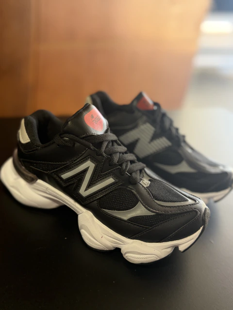 New Balance 9060 Preto