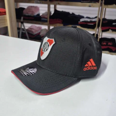 Gorra River Plate Bordada Premium negra - ZONA FAN
