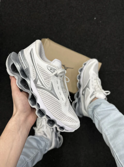 Tênis Mizuno prophecy 15 — Branco e Prata