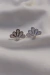 Aretes tipo topos en plata 950 con diseño de filigrana momposina en forma de abanico inspirado en pavo real