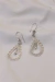 Aretes colgantes en plata 925 con diseño de filigrana Momposina en forma de lágrima con detalle de gota central