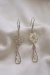 Aretes colgantes en plata 950 con diseño de filigrana Momposina, con forma de flor y lágrima