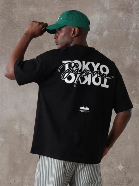 Remera Oversize Tokio — Negra (talles a elección)