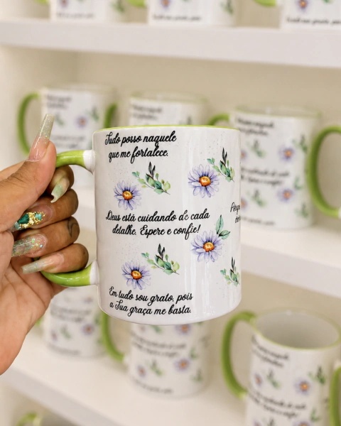 Caneca Deus está cuidando