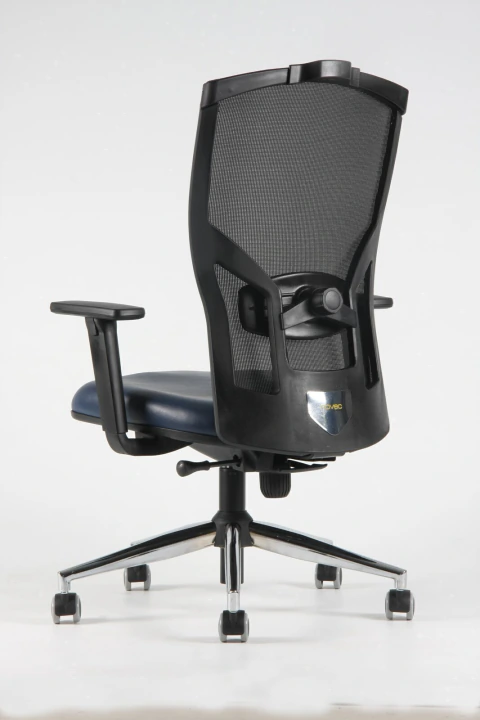 Silla Gerencial TURIN PREMIUM – Apoyabrazos regulables – Base cromada