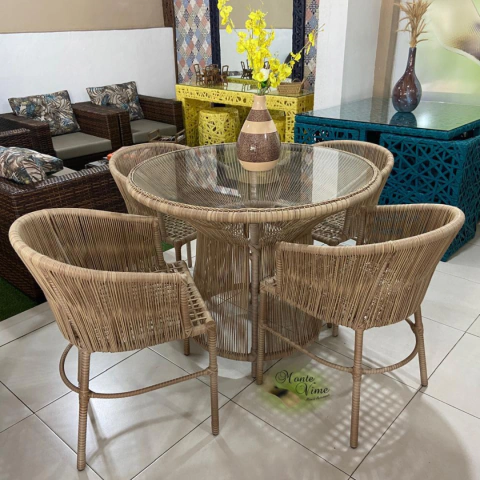 Conjunto De Mesa Magdala com 4 cadeiras