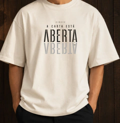 A carta está aberta. Oversized