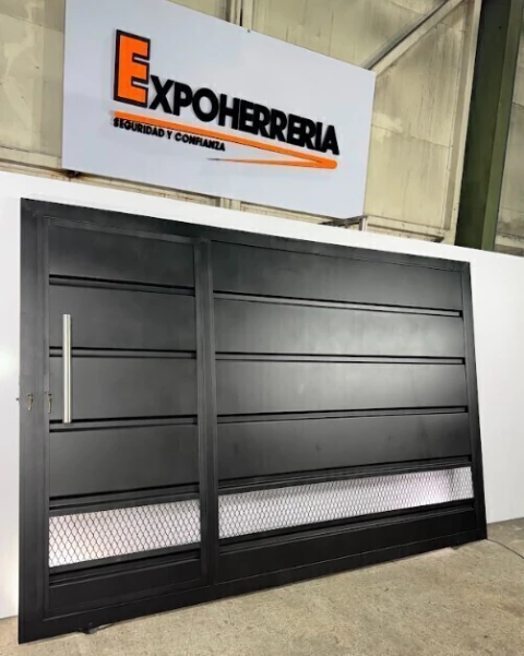 Portón Corredizo 2.50x2.00 c/Puerta de Escape Visor de Malla / ARGON