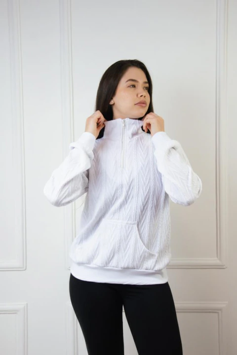 Blusa Branca em Malha de Tricô