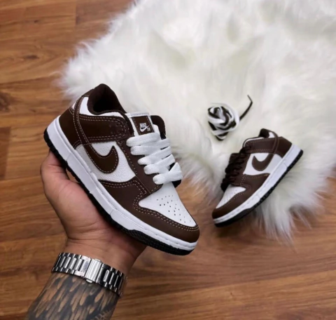Tênis Nike Dunk low Marrom, branco