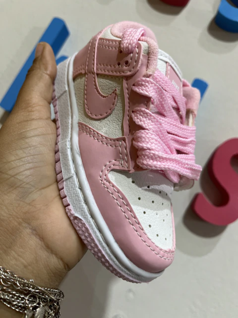 Tênis Nike Dunk low Baby Rosa e branco