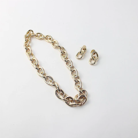Conjunto de Colar Corrente e Brincos em Metal com Elos Ovais