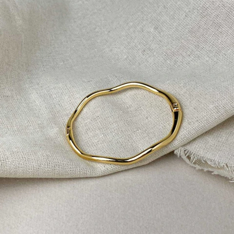 Bracelete Ondulado Liso Fecho Click Banhado a Ouro 18K