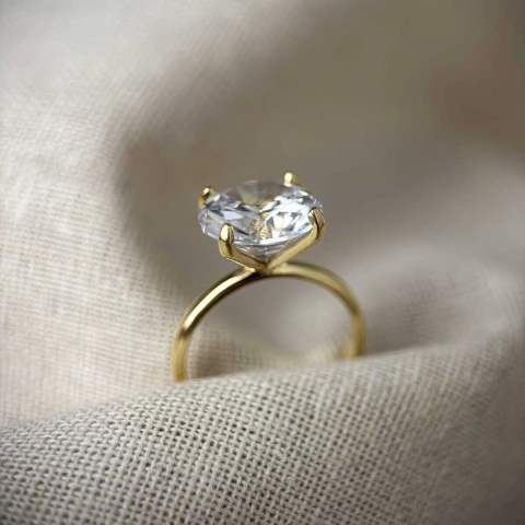 Anel Solitário Liso com Zircônia Cristal 12mm Banhado em Ouro 18K