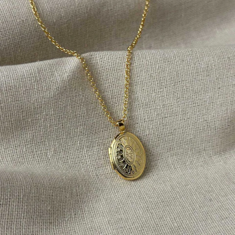 Colar Relicário Oval Primavera em Ouro 18K