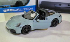 Porsche 911 Targa 4 GTS 1:18 da Solido. - Box11 Miniaturas.