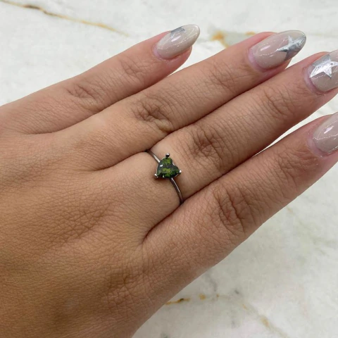 ANILLO ABIERTO REGULABLE CUBIC CORAZON - VERDE SECO