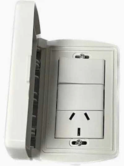 TOMA CAPSULADA EXTERIOR RIGIDA EMBUTIR PUNTO Y TOMA BLANCO - EXULTT