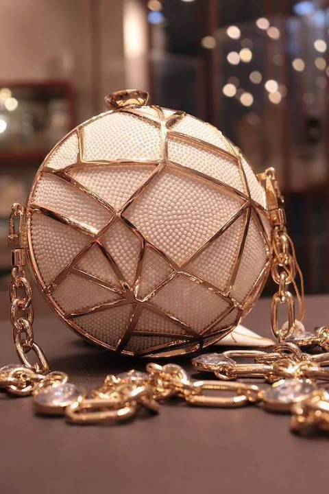 BOLSA CLUTCH ESFERA PEQUENA DE CRISTAIS BRANCOS COM OURO