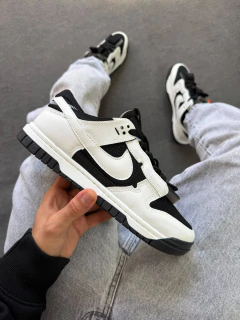 Dunk Low Jumbo "Panda" na internet