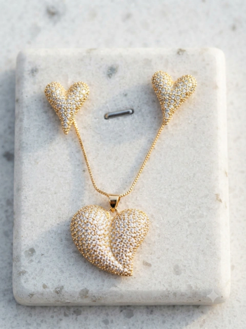 Conjunto de collar y aretes con diseño de corazón