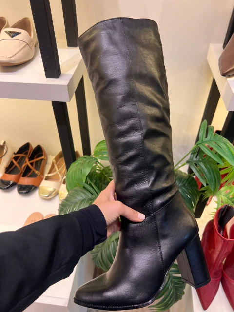 BOTA CÁTIA