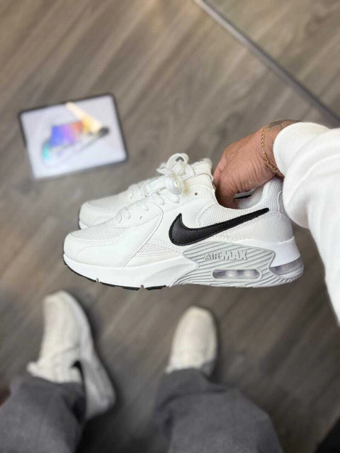 Air Max excee