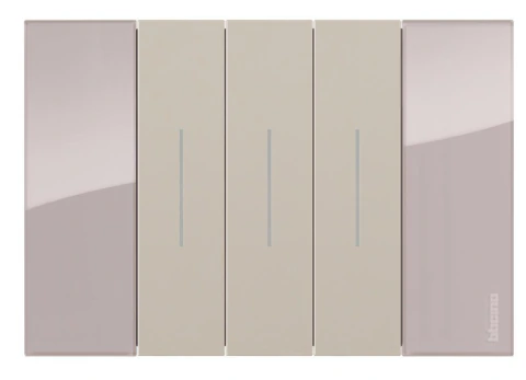 Placa de 3 modulos aura Livingnow Bticino