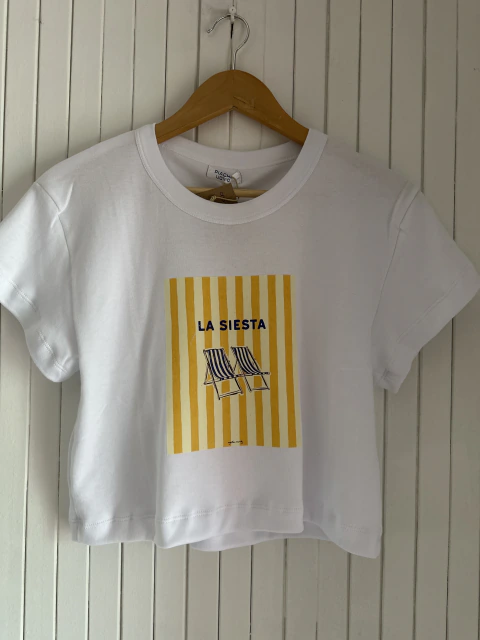 Remera corta con estampa 'La Siesta'