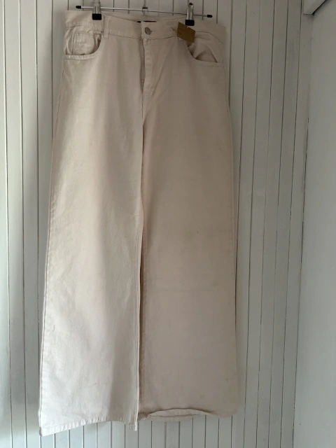 Pantalón de denim liviano con bolsillos