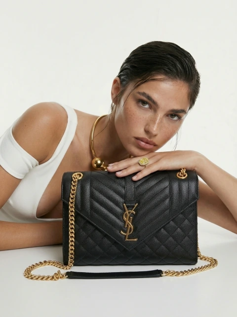 Ysl Envelope logo dorado