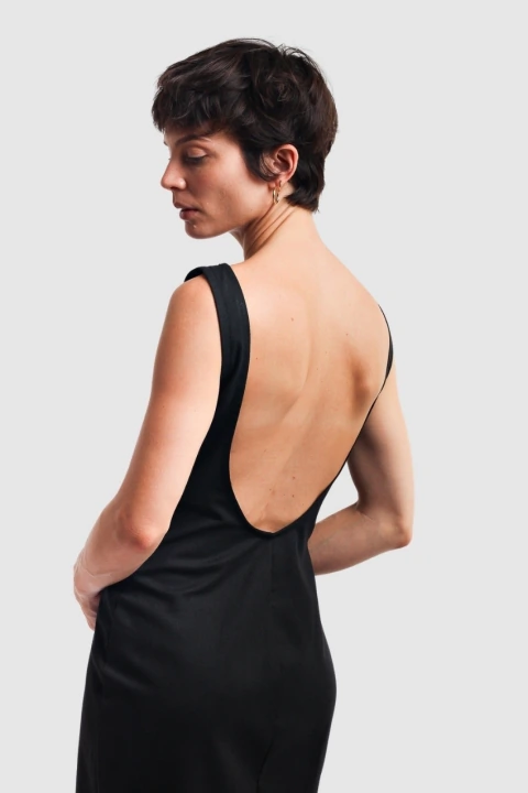 Vestido Costas Nua Midi Preto
