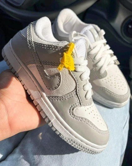 NIKE DUNK BLANCO Y GRIS