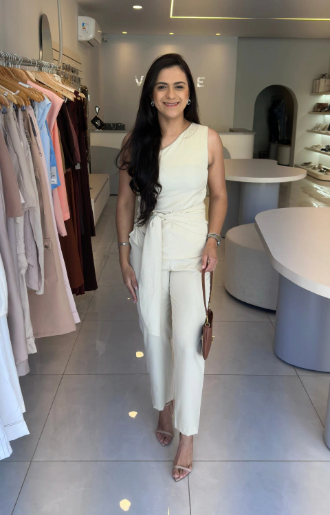 Conjunto Feminino Off White Ombro Único com Amarração