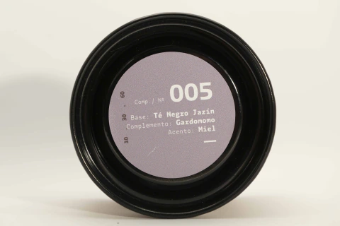 Blend 005 · Té Negro Jazmín, Cardamomo & Miel