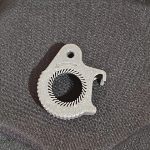 Abridor de Garrafas e Latas Multifuncional 2 em 1 Ergonomia e Praticidade!
