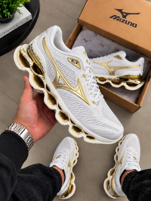 MIZUNO PROPHECY DOURADO