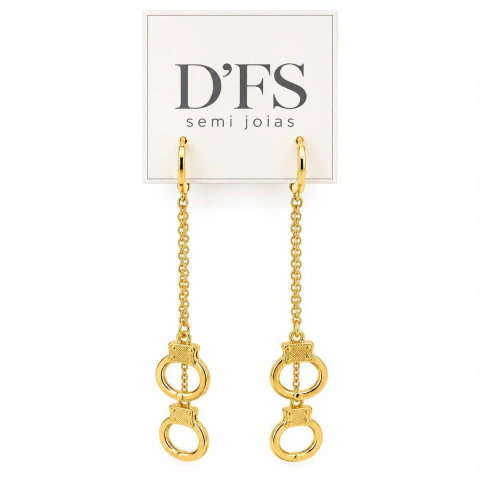 Brinco longo 8,5cm dourado com corrente e pingente de algemas.
