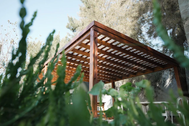 Pérgola de madera con chapas traslúcidas Das Dach