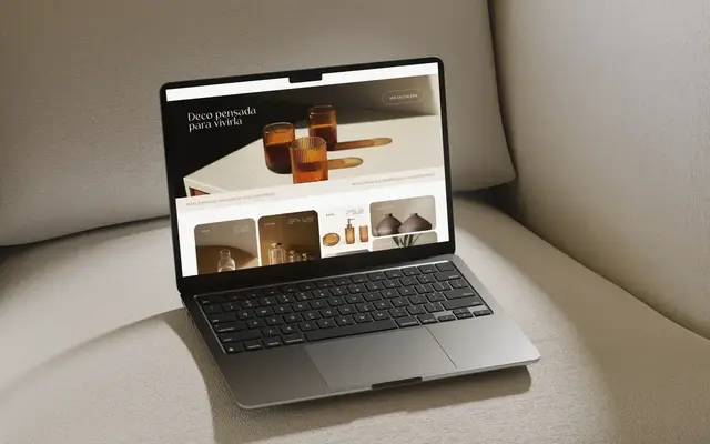 Sitio de Hugo Deco & Home en una notebook