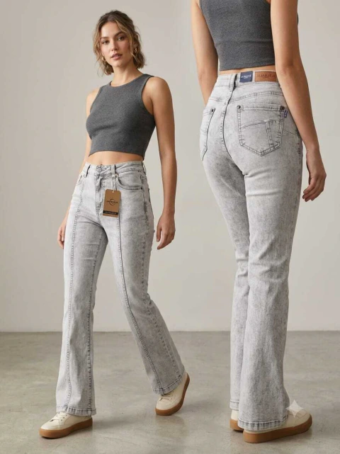 Jeans Flare Tiro Alto en Gris Claro Nevada
