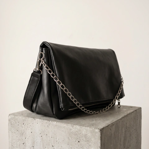 Bolso Naia Lumel negro en ecocuero