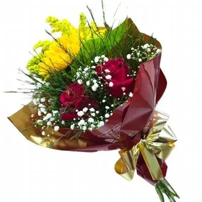 Buquê pequeno rosas e girassol