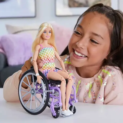 Boneca Barbie com Cadeira de Rodas