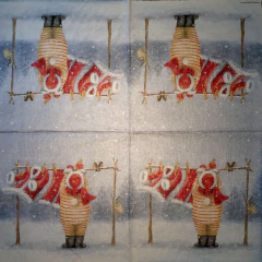 Guardanapo para decupagem com estampa de Papai Noel em roupa listrada vermelha e branca, segurando roupa pendurada e pequenos pássaros, fundo azul com neve