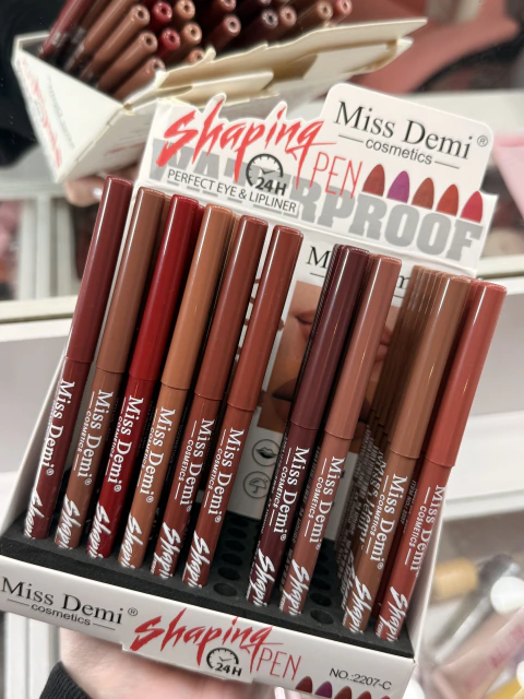 MISS DEMI - LAPIZ LABIAL SHAPING