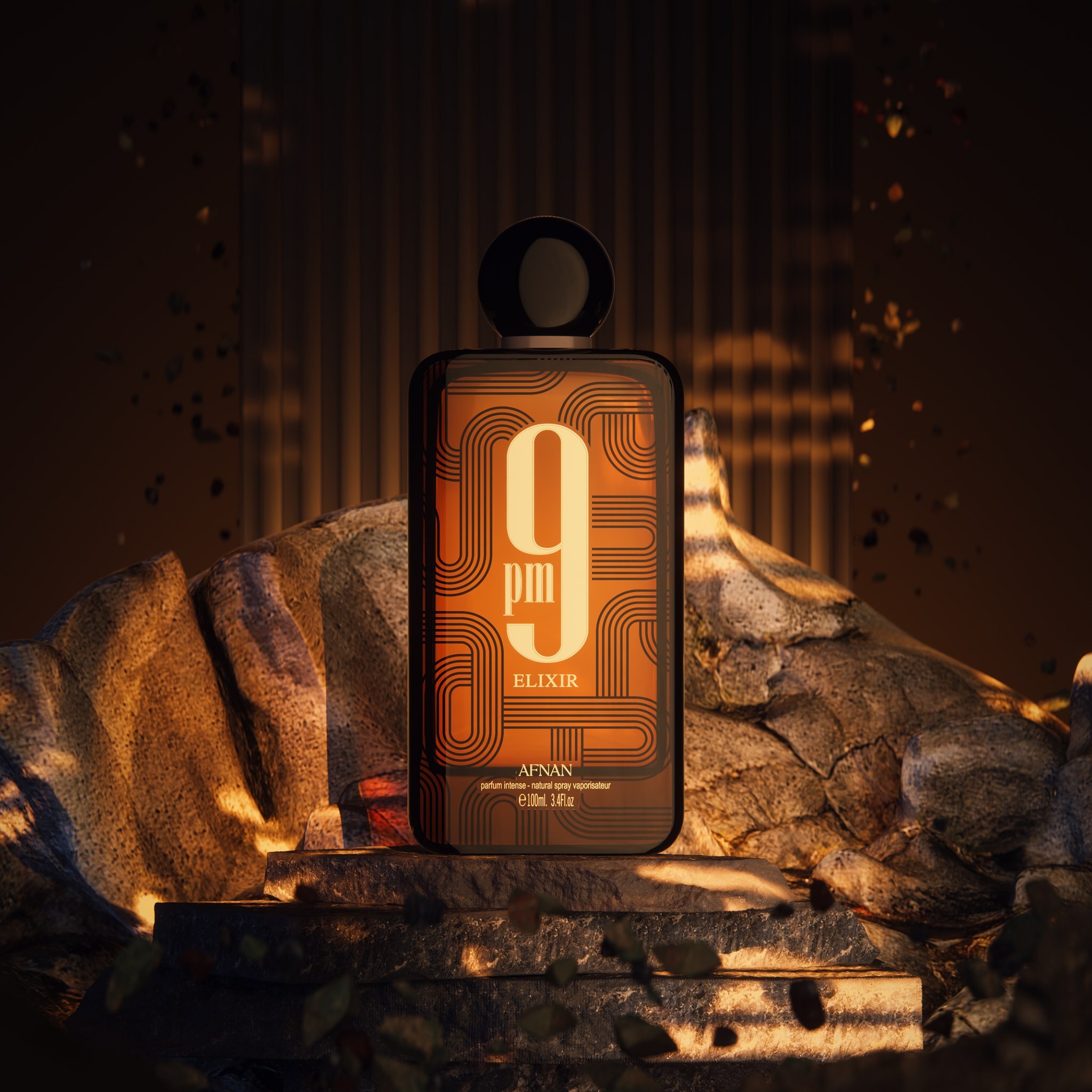 Frasco de 9 PM Elixir de Afnan sobre rocas, con luz cálida