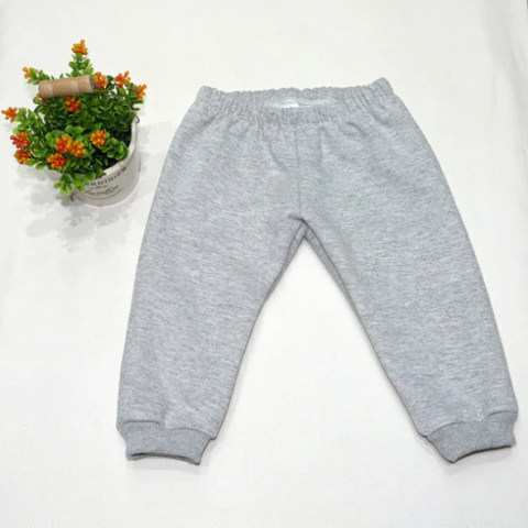 Pantalón frisado